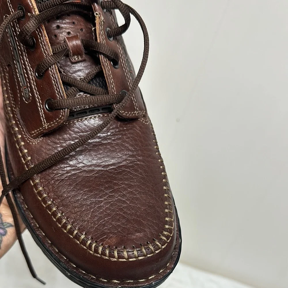 Clarks Brown Leather Oxford Shoes with Moccasin Stitching